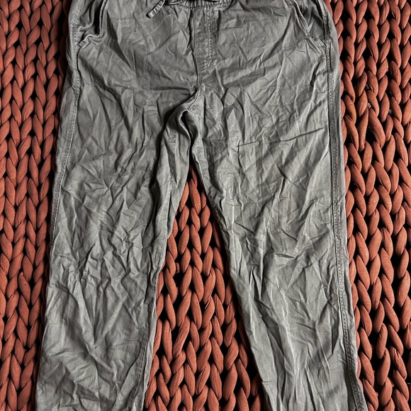 GAP Men's Gray Joggers - Picture 1 of 4
